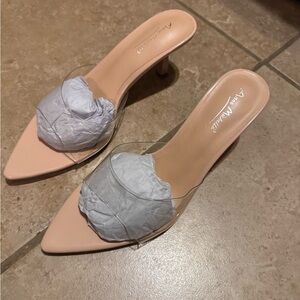 NWOT Miss Lola Women's Nude Heels